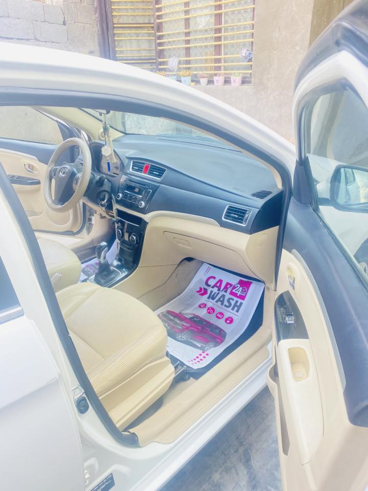 السلام عليكم گريت ول فولكس 2016   نظيفة وگشرهة كلش نظيف بيهة فقط ضربه بالبنيد على كد شبر ومصلح على البارد جاهزه من كل شي ترايك وين ماتريد مكينة بلادي ومحرك بلادي لا تبخير ولا تنقيص السنويه لغايه 2028 العنوان حسينيه المعامل السعر 68 وبيهه مجال ***********
