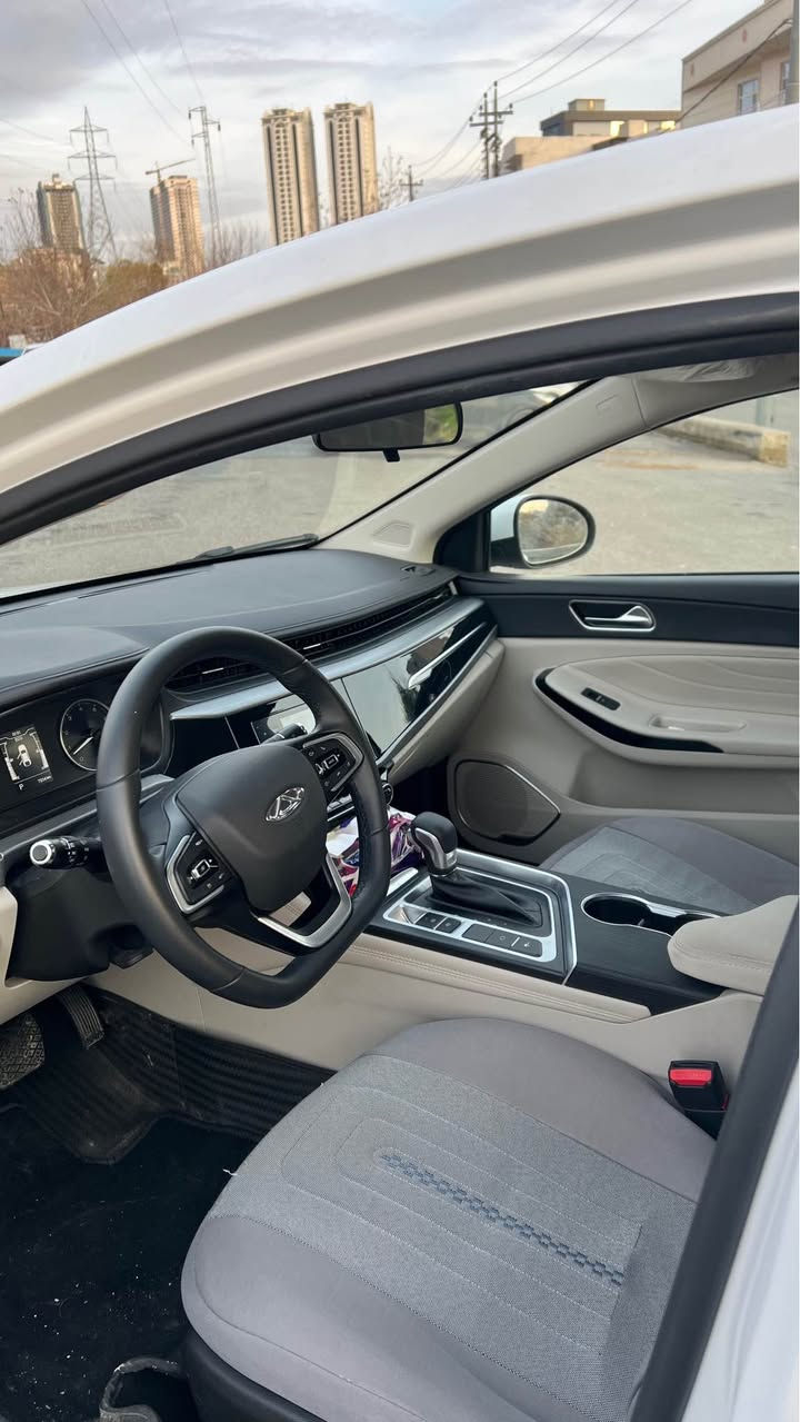 chery arrizo 5 2025  clean title 
٧.٩٠٠km 
توماتيك
بدون صبخ 
ضمان شريكه موجود 
مكينة ٤ سلندر ١.٥
*********** دهوك, العراق
