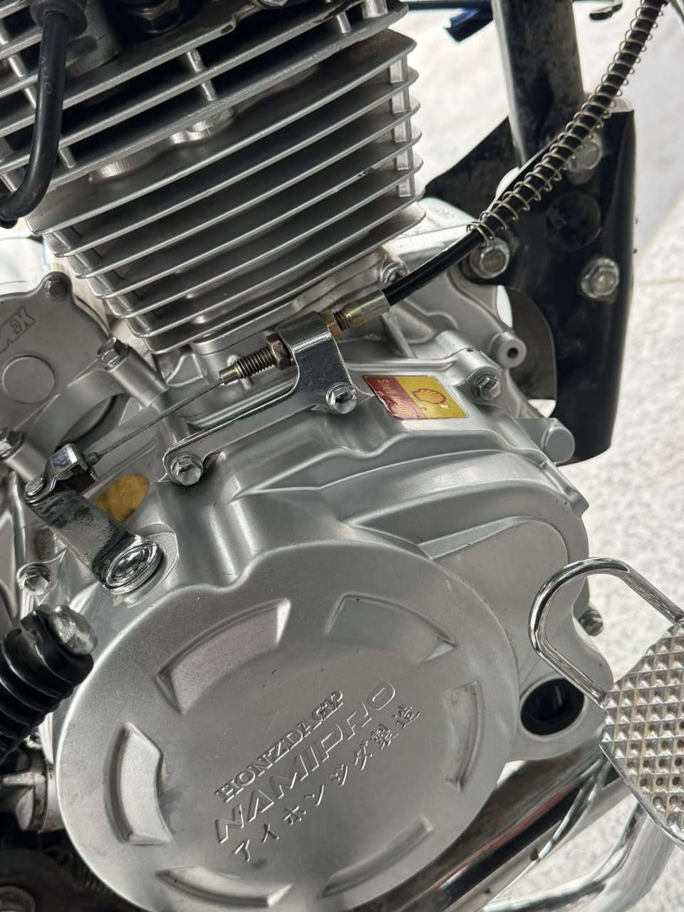 سلام عليكم اخوان
ماطور 5 كير نامي برو محرك 200 مستخدم شي قليل ماشي 1980 موديل 2025 لوك جديد ونضيف تعال شغل وامشي بس دهن وبانزين مكان كركوك طريق بغداد 
***********
وخليت وياه مقويه لايت رماش فووول 🔥
