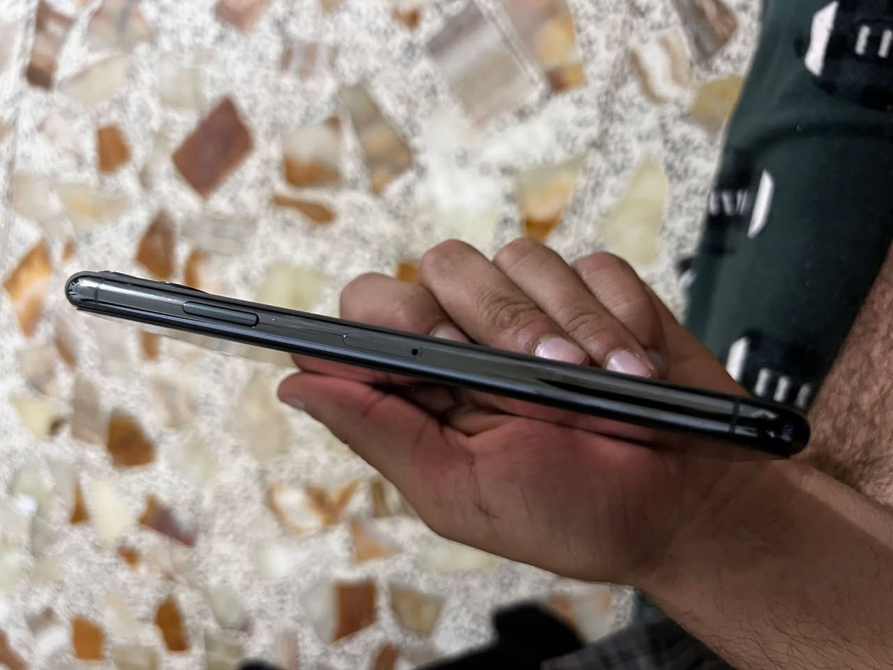 ايفون 11 برو ماكس 
ذاكره 256
بطاريه 74
جهاز ماداخل تصليح ابد كله بلادي
السعر 325وبي مجال قليل مكاني ناصريه شطره 
واتساب ‪***********‬
