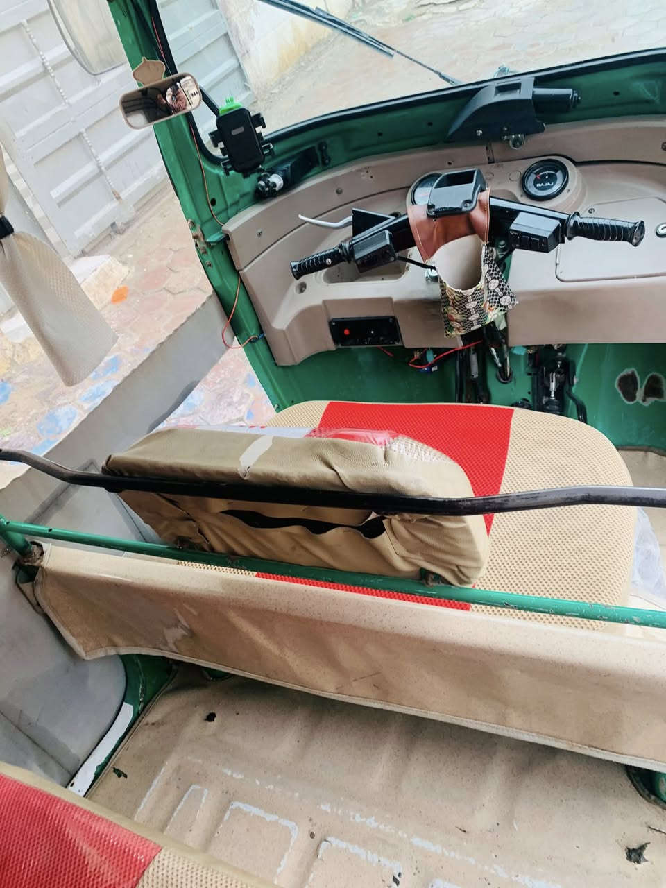 تكتك 20رقم وسنويه باسمي ذي قار مشروع وطني عنوان واسط قضاء العزيزيه جاهزه لشغل سعر اتصل ع هذا لرقم ***********
