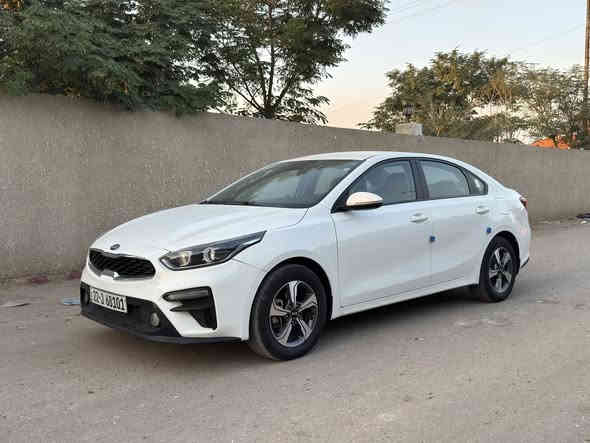 سلام عليكم كيا سيراتو موديل 2021 رقم اربيل بسم عربي تحويل مباشر سياره نضيفه جدآ محرك ١٦٠٠ دوش بيها نص جاملغ امامي صبغ  فقط سعر ١٤٨ مكاني بغداد الشرطه الرابعه هاتف ***********
