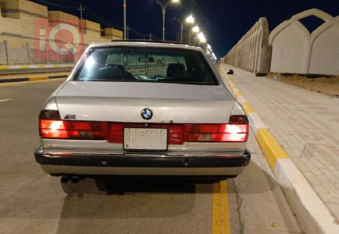 من رخصت الأدمن
بي أم الفئة السابعه 

محرك 730 V8

ماناقصهة أي شي من كير ومحرك 

رقم بغداد

يرادلهة صبغ بنيد لان بي جراد

مكانهة كربلاء 
للاستفسار : ***********
موجود واتساب فقط 
الي مايعجبه المنشور يقلبة ومشكورين
