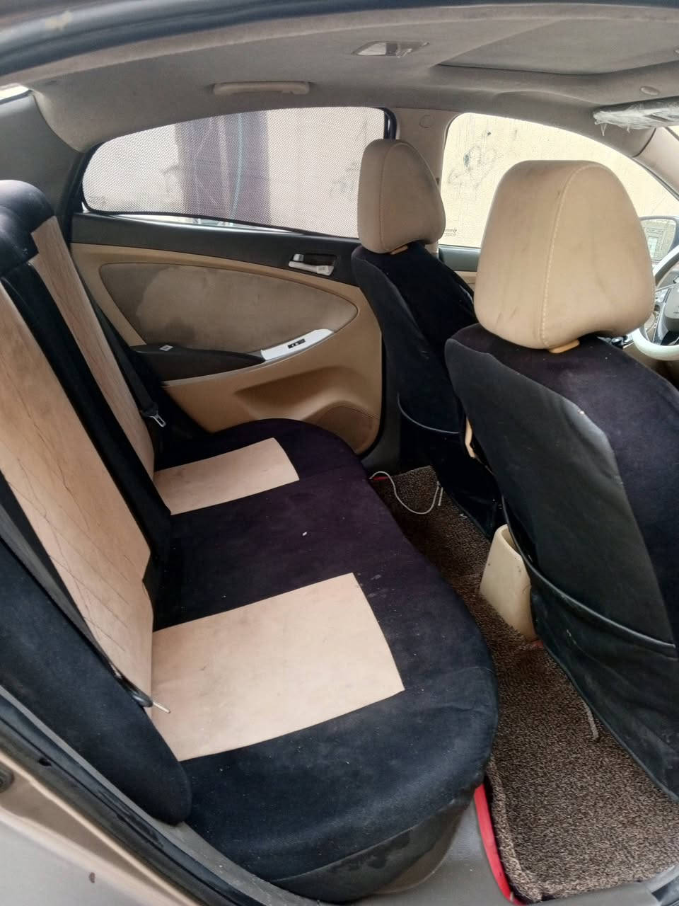 السلام عليكم أكسنت موديل 2013 خليجي فول مواصفات شاشه وفتحه سقف  رقم بصره سنويه لل 28 باسم ولد بالمعقل  كما موضح بالصور جارده 3 قطع  وبيها دحكه بالجاملغ الايمن وضربه بالباب الورا العبري ومصلحه وبيها بعد ملاحظات وبسيطه موضحه بالصور مكينه وكير ع فحص لاتبخير ولاتنقيص السياره يحتاجلها ترتيب حتى ما نتفاشل سعرها 65 وبيها مجال قليل مكاني بصره  ***********
