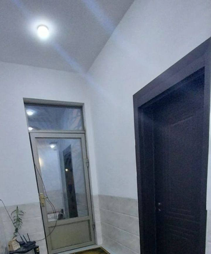 ♦ بيت للبيع ع شارع 40 مساحه 250 
♦اربع غرف ودوانيه وصاله ومطبخ حار وبارد
♦البيت جديد مبني صارله سنه 
♦مقابيل مطعم القصر الابيض 
للاستفسار***********
