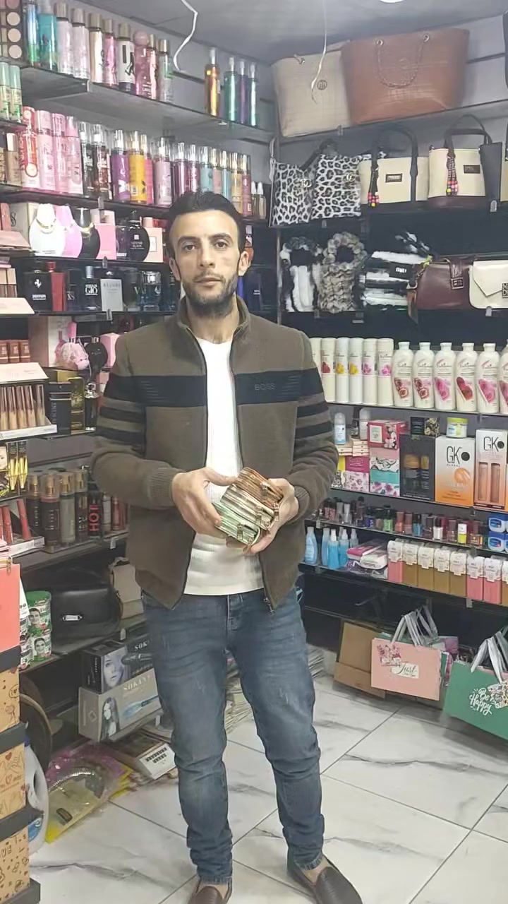 اقوى عرض على المحفظة البناتى نورنى وخدى المحفظه اللى تعجبك من محل ست الحسن وكل عام وانتم بخير 🔥🌹💯❤️💃💯🔥🔥💃🤣💃🔥🔥🔥🔥🔥


**إذا كنت صاحب هذا الإعلان وتريد حذفه لأي سبب، رجاءا أرسل رسالة إلى الدعم الفني**