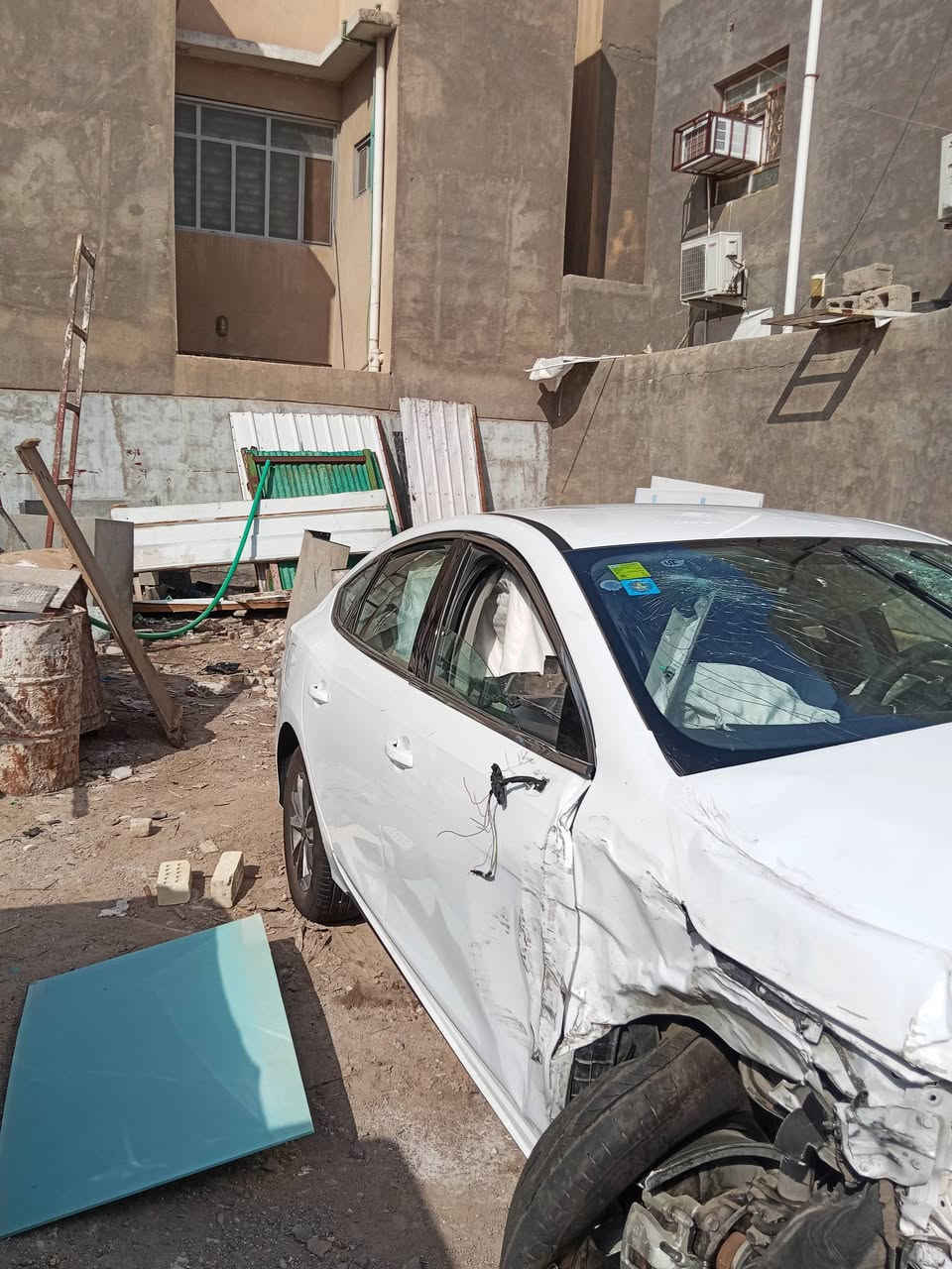 سلام عليكم بي واي دي موديل 25رقم بصرة للبيع علا حادثهة ***********
