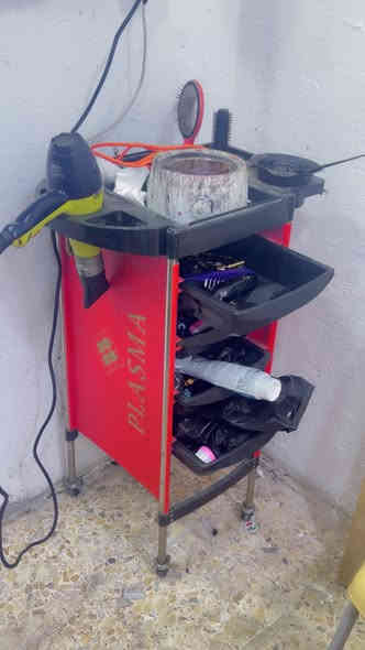 غراض حلاقه للبيع مكاني بصره حيانيه ***********
