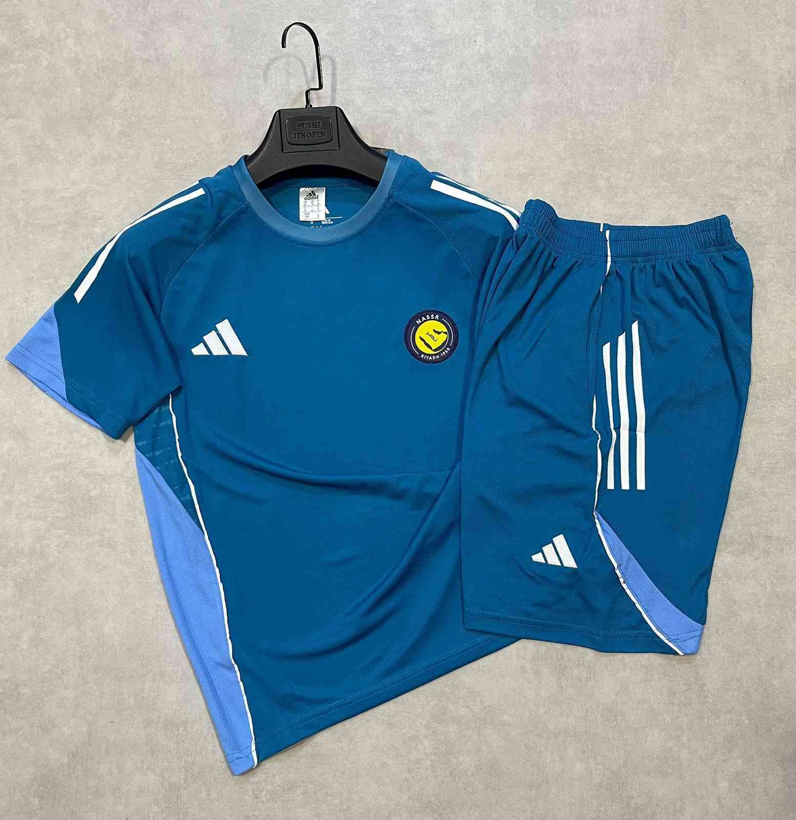 اتراك برموده سحاب خامه اصليه 

قياسات S/M/L/ LX/LXX

توصيل جميع محافظات العراق 
*********** 

سعر القطعه 15 الف
