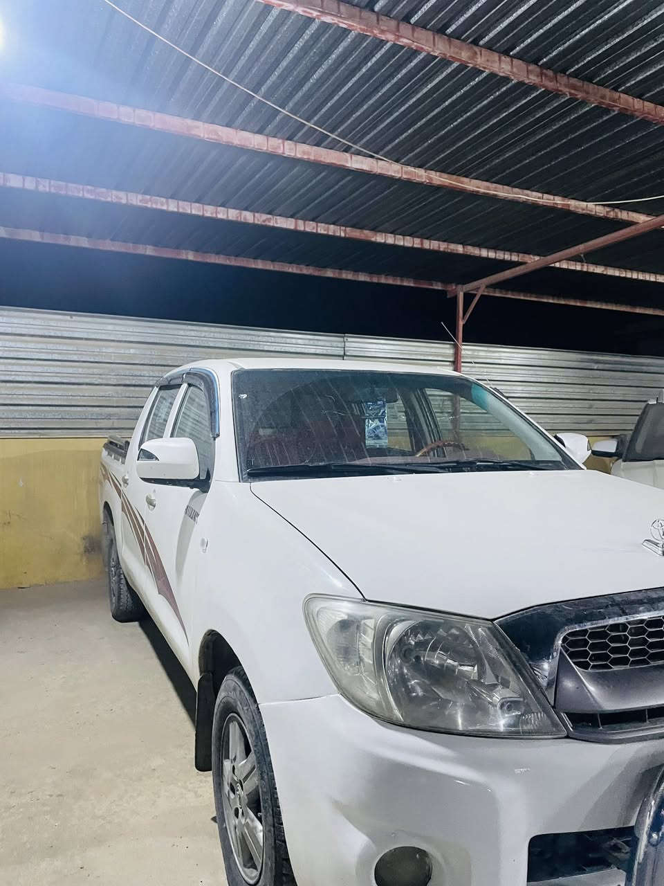 تويتا هايلوكس ناصي منافيس سيارة موديل 2010 گير محرك شاصي اكسن شرت سيارة جديد مابي مسرف داخل احمر بيلادي گير عادي  ***********
سعر 108مجال📦
عنوان شيخان معرض هاولاتي
