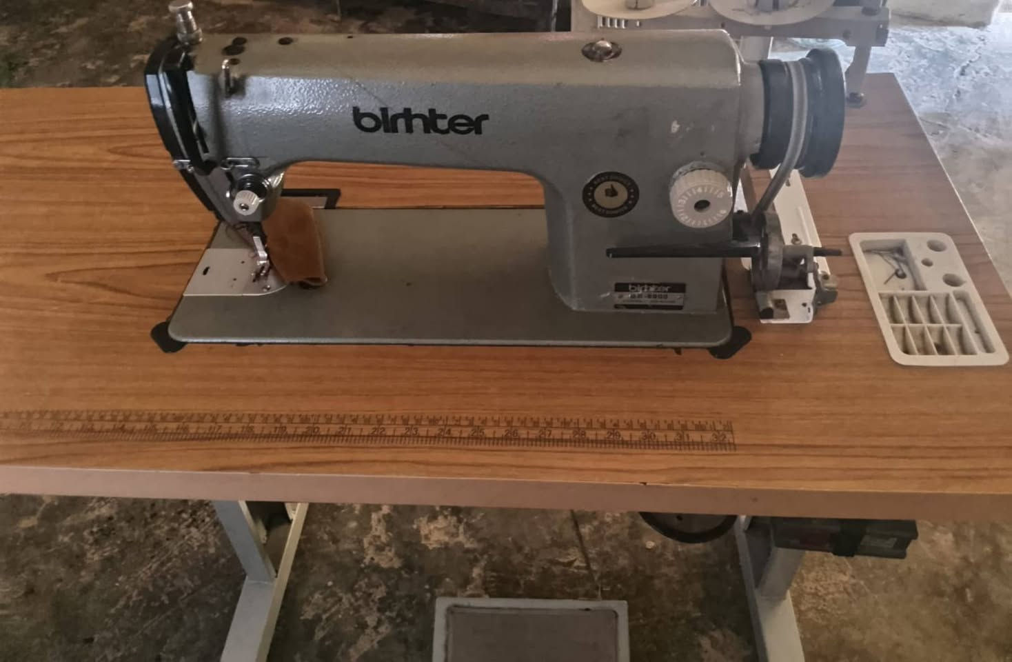 السلام عليكم ورحمة الله وبركاته
للبيع مكينة خياطة نوع بلرهتر شرط خياطة جميع انواع الاقمشة السعر (275))
الف  وبيه مجال العنوان الشرقاط الساحل الأيسر قرية عويجيله
***********
***********
