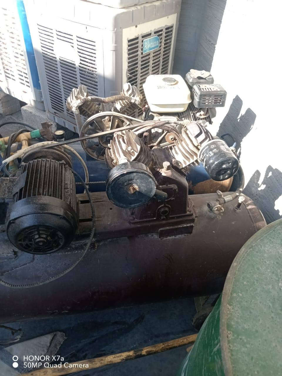 كمبرسيرات هوة كبار 2
حجم 150لتر للواحد. 
للبيع بسعر 750الف . ***********
