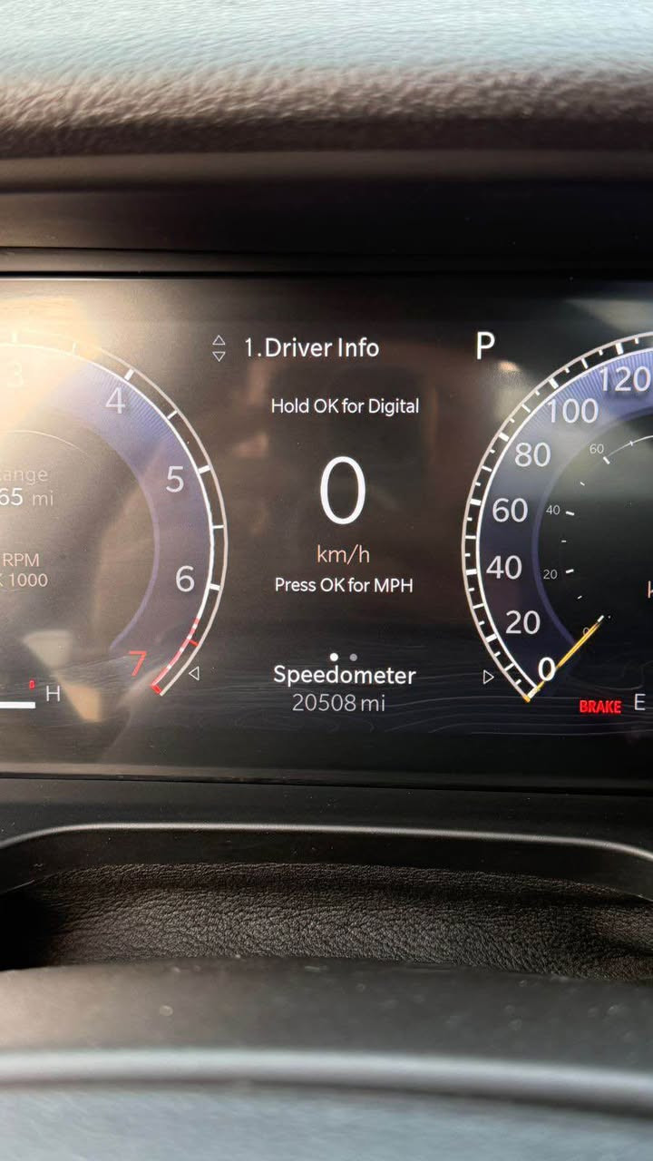 للبيع او مراوس جيب كراند شيروكي لمتد بلاص2023

سنوية باسمي لغاية2030 

هزة جديدة

ضررها جاملغ امامي جهة السايق و جه سكن بدون دواخل شرط السونار السياره جاهزه وبدون اي نقص 

6راكب vipكشن منفصل

الموديل : 2023.(وارد أمريكي)

 

المحرك : V6.  3.6L . 

العداد :20الف ميل حقيقي

الرقم : دهوك

المواصفات:

* دفع رباعي 4x4. 

* ⁠4انضمة قيادة  

* رادار امامي مع مانع تصادم. 

* تحذير الخروج عن المسار . 

* تحذير النقطة عمياء ⚠ .

* نظام تحذير عند التقاطعات.  

* نظام تقليل الضجيج داخل المقصورة. 

* إنارة محيطية. 

* شاحن موبايل وايرلس. 

* تعديل وضعيات مقود السائق كهربائيا. 

* مرايا تعتيم + شاشة

* نظام الصوت من الپاين 10 سماعة. 

* ويل قياس 20 انج.

* سقف بانوراما.   

* شاشه كبيرة 10.1 انج . 

* نظام الخرائط (GPS).

* لوحة القيادة بقياس 12 أنچ. 

* كير شفتر بالستيرن. 

* كاميرا محيطية 360 درجة. 

* 4 كاميرات خارجية مع بخاخات ماء للتنظيف. 

* ⁠4كامرات داخلية 

* كاميرا للمرأة الداخلية. 

* المصابيح الأمامية LED.

* كشافات الضباب LED. 

* دخول ذكي. 

* بصمة على 5 ابواب للدخول الذكي. 

* تشغيل عن بعد.

* الصندوق الخلفي كهربائي.

* فرش المقصورة الداخلية من الجلد الفاخر.

* ذاكرة لحفظ وضعيات الجلوس للسائق. 

* المقاعد الأمامية كهربائية.

* المقاعد الأمامية تبريد وتدفئة.

* المقاعد الخفية تدفئة.

* ستائر للشبابيك الخلفية.

* حساسات امامية. 

* حساسات خلفية. 

* مكيف خلفي مع وحدة تحكم منفصلة. 

* تدفئة ستيرن. 

* مانع تصادم خلفي.

* بلوتوث تلفون. 

* محدد سرعة. 

* نظام التشغيل والاطفاء الاوتوماتيكي ( Auto Start System ).

للاستفسار /*********** أربيل, العراق
