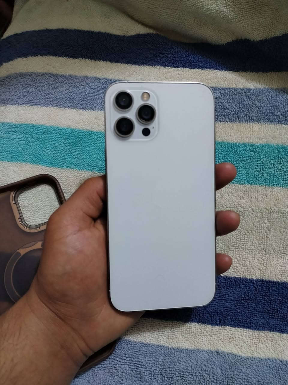 ايفون 12 برو ذاكره 256 سعره 225؟$***********
