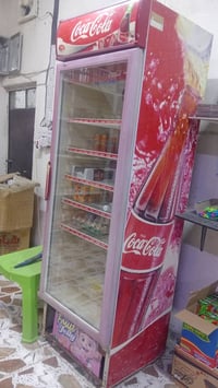 عارضة • ٤ رفوف • قفل