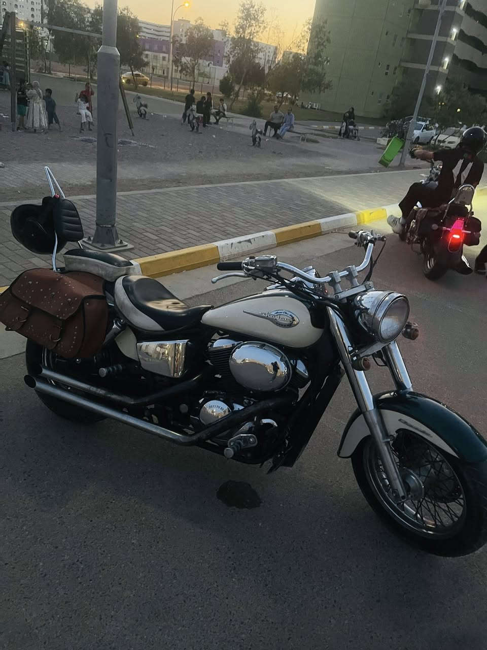 السلام عليكم هارلي شادو 400cc
جنط طبيعي اصلي اكزوز رياضي رعب
مكينه وكير مكفولات 
نقص زنجيل صفاحيه يسره مكان بغداد
واتس اب ***********
