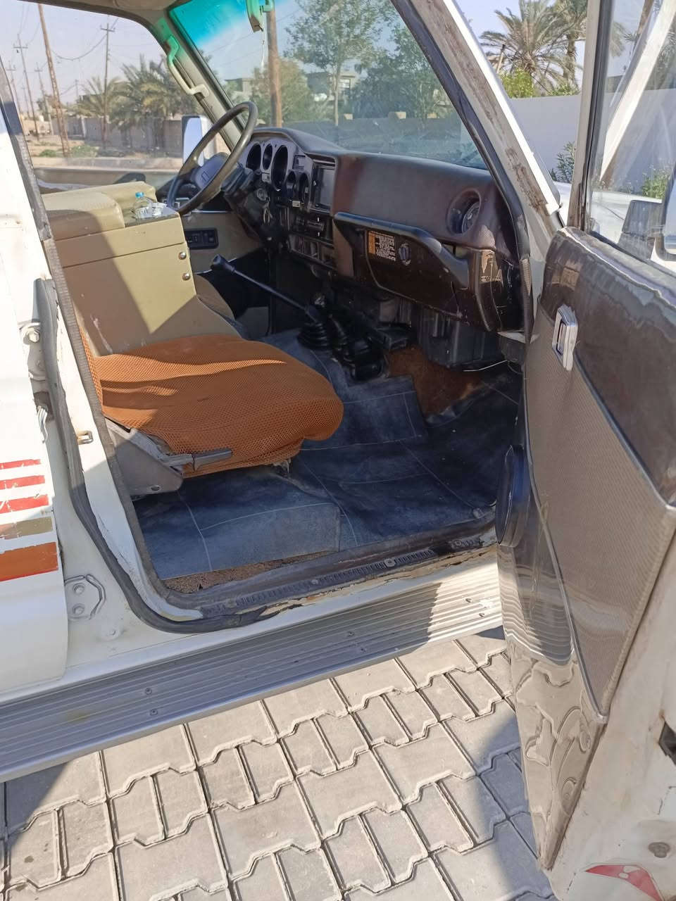 لاند كروز 89 بلادية گير محرك جديد
فورويل كهربائيات كلها شغال تخم تاير جديد امريكي 
السعر 60
الرقم: ***********
