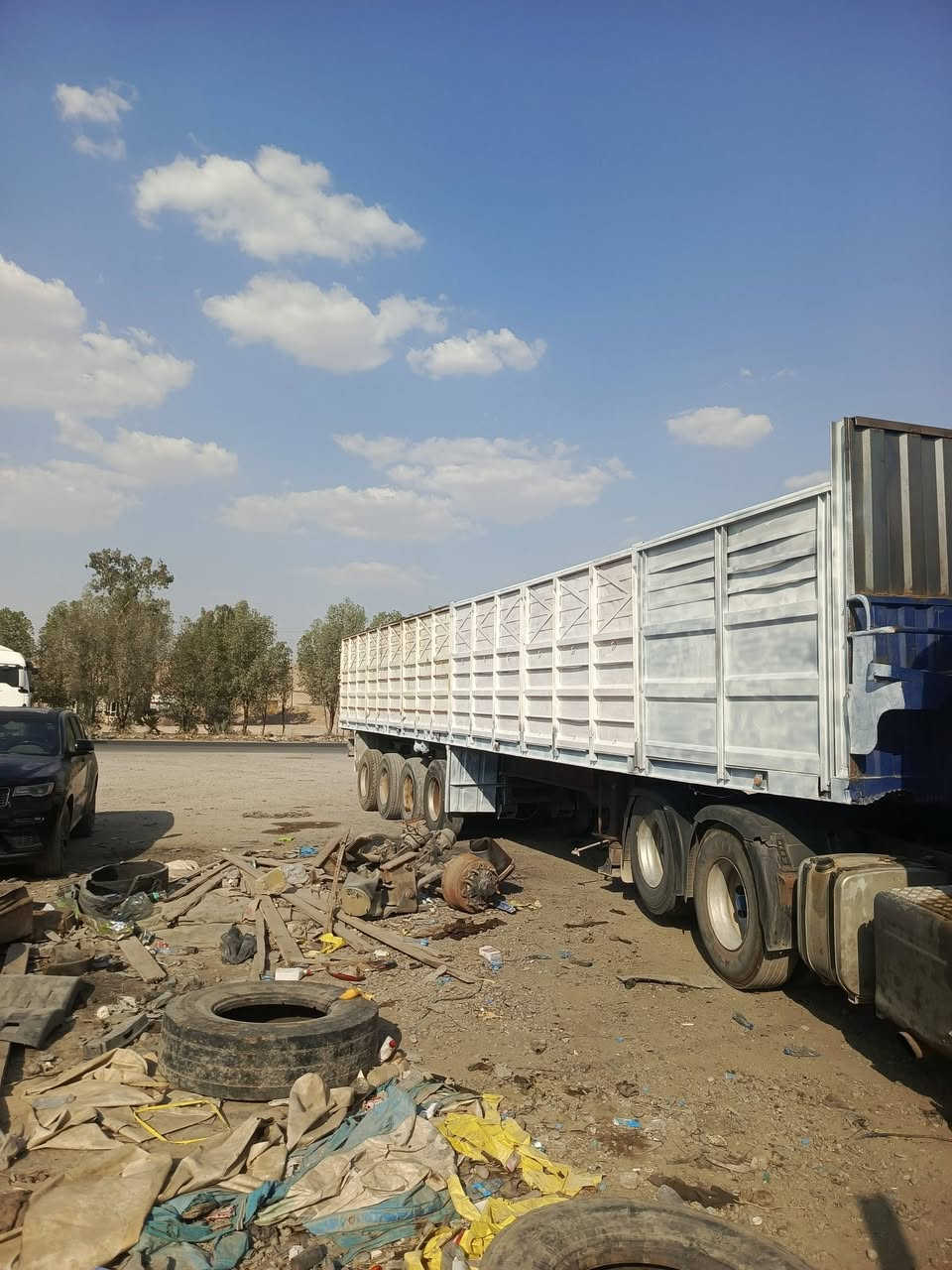 عربانه حداديه اربع محاور  ثلاثه سبرنك والرابع جبلس رفاع ارتفاع البدي 165 طول 13.80 بدي نظيف  تأيرات فوك نص عمر  التواصل  ***********
