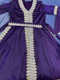 فستان بنفسجي • فستان فستقي • مستعمل نظيف