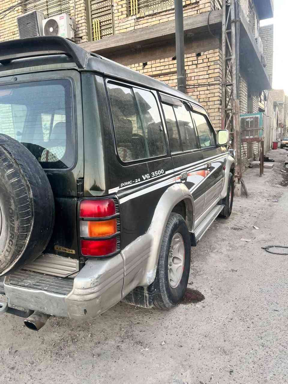 السلام عليكم باجيرو للبيع موديل ٩٧ ابلاديه كير مكينه بلاد جدد صدر جديد تخم تاير جديد سياره جاهزه من كولشي رقم انبار دولي ب اسمي السعر ٥٠ وبي مجال رقم الهاتف***********
