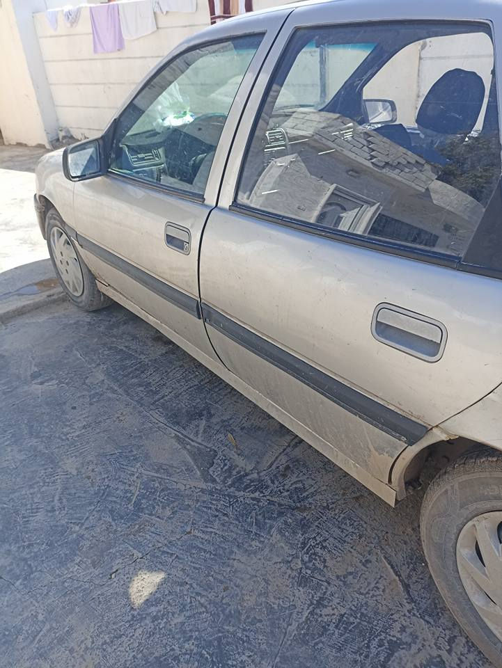 اوپل فيكتر موديل١٩٩١ مكينه ٢٠ محرك گير بشرط فيته ر واجهه اصلي اوليات مرور شرط سعر١٧$
*********** سميل, دهوك
