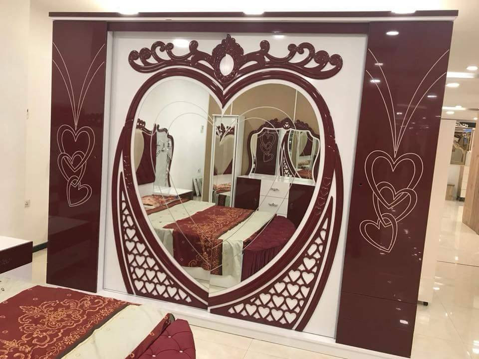 غرفة للبيع مكاني بغداد بلديات امفصخه الغرفه تجي وشوفهة الله شاهد نضيفه حيل بيهة شغلات بصيطه سعرهة ٨٠٠      ***********
