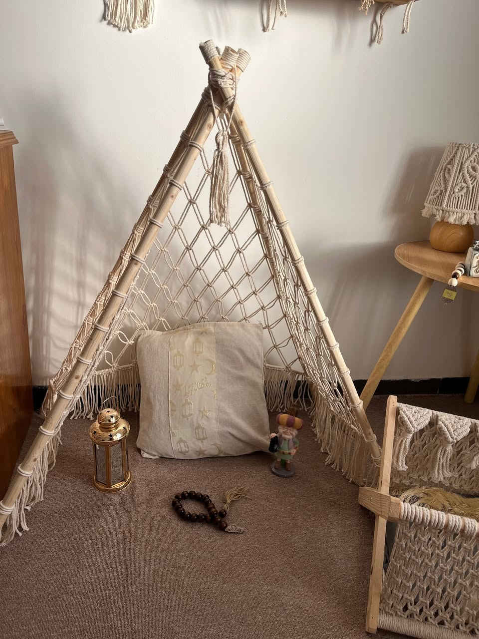 ركن رمضاني متكامل بتفاصيل مدروسة ✨
من الخيمة الناعمة إلى رف الهلال والفانوس الخشبي، مع صندوق أنيق لأدوات الصلاة… كل قطعة مكملة للثانية حتى تصنع زاوية روحانية مميزة في بيتك 🤍

#اكسبلور #اكسبلور_فولو #اكسبلور_explore #فالو #مشاهير


**إذا كنت صاحب هذا الإعلان وتريد حذفه لأي سبب، رجاءا أرسل رسالة إلى الدعم الفني**