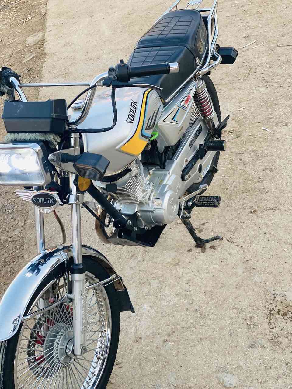 سلام عليكم دراجه للبيع تايكر 5 كير موديل 24 أوراق بغداد مكفولة كفاله عامه من كلشي الدراجه خير من الله ما متعوبه المكان واسط العزيزيه الاستفسار ***********
