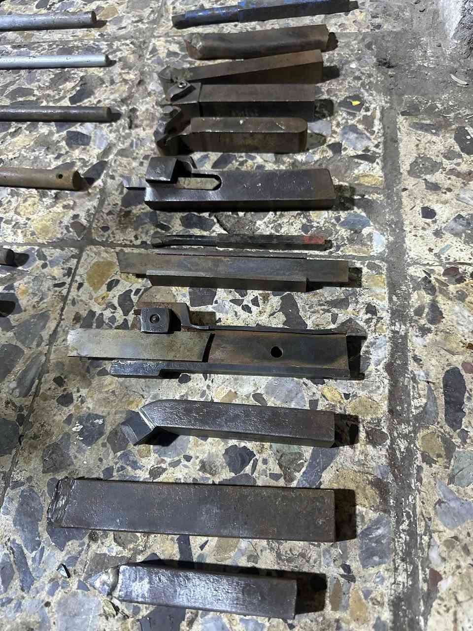 17 قلم مال ترونه كلهن  اصليات وياهن 9 زوردمي مال قلوزز مع سبع قلوزات السعر 80 الف شلع مكاني بغداد الزعفرانيه ***********
