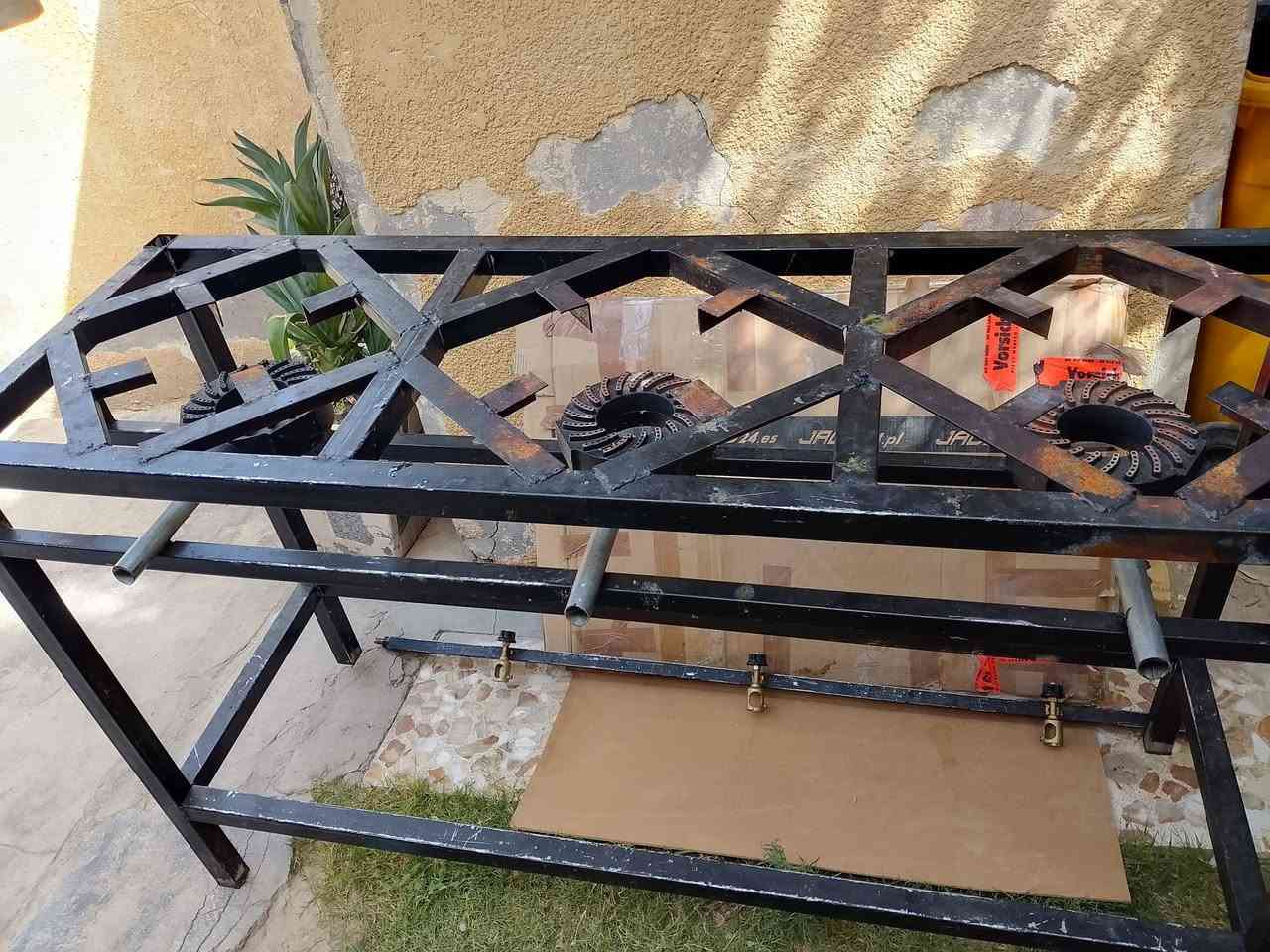 طباخ نظيف جدا مثل ما موضح بالصوره استخدام قليل للبيع العنوان الشرطه الخامسه رقم الهاتف ***********
