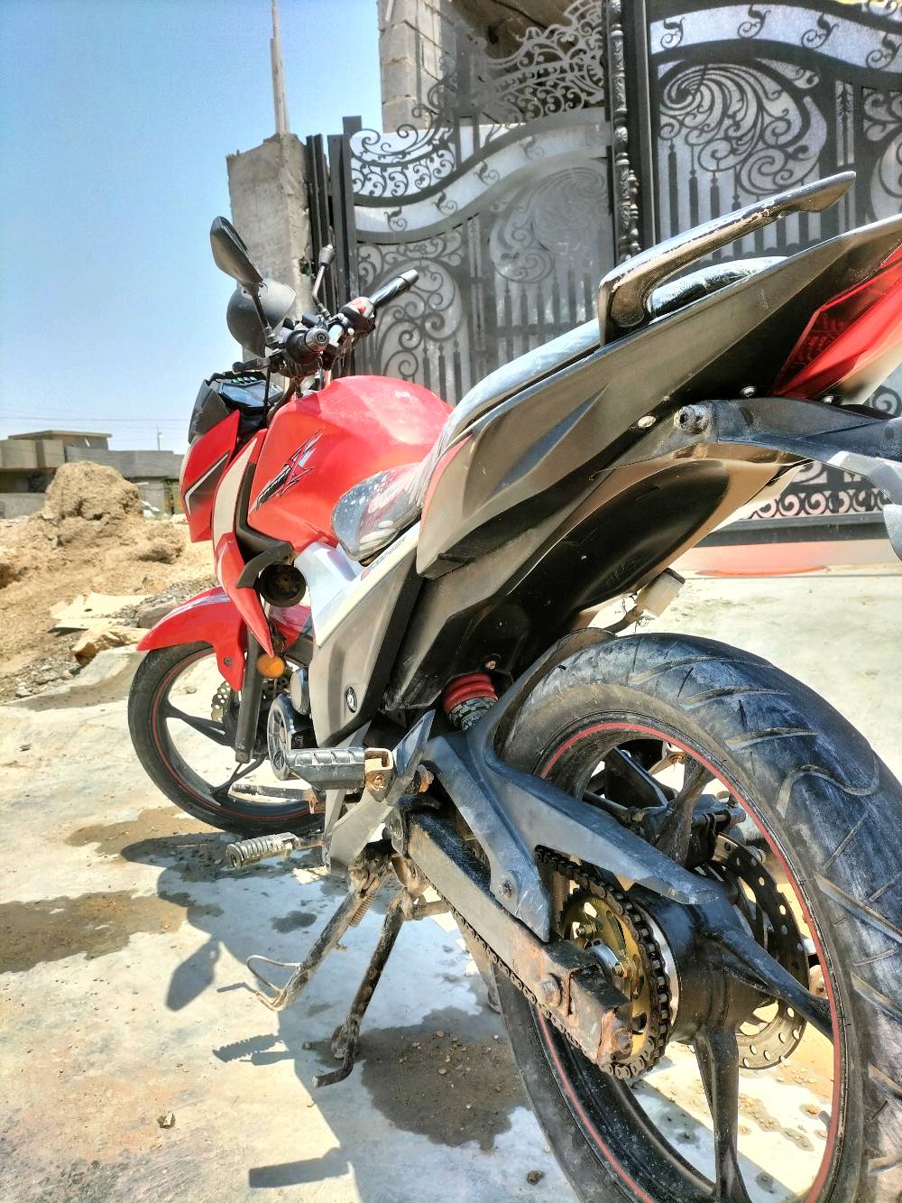 مكلف بل نشر دراجه لونسن محرك 200 6نمر مكمركه كامله البيع سعر 1250 وبيه مجال  مكانه الانبار فلوجه ***********
