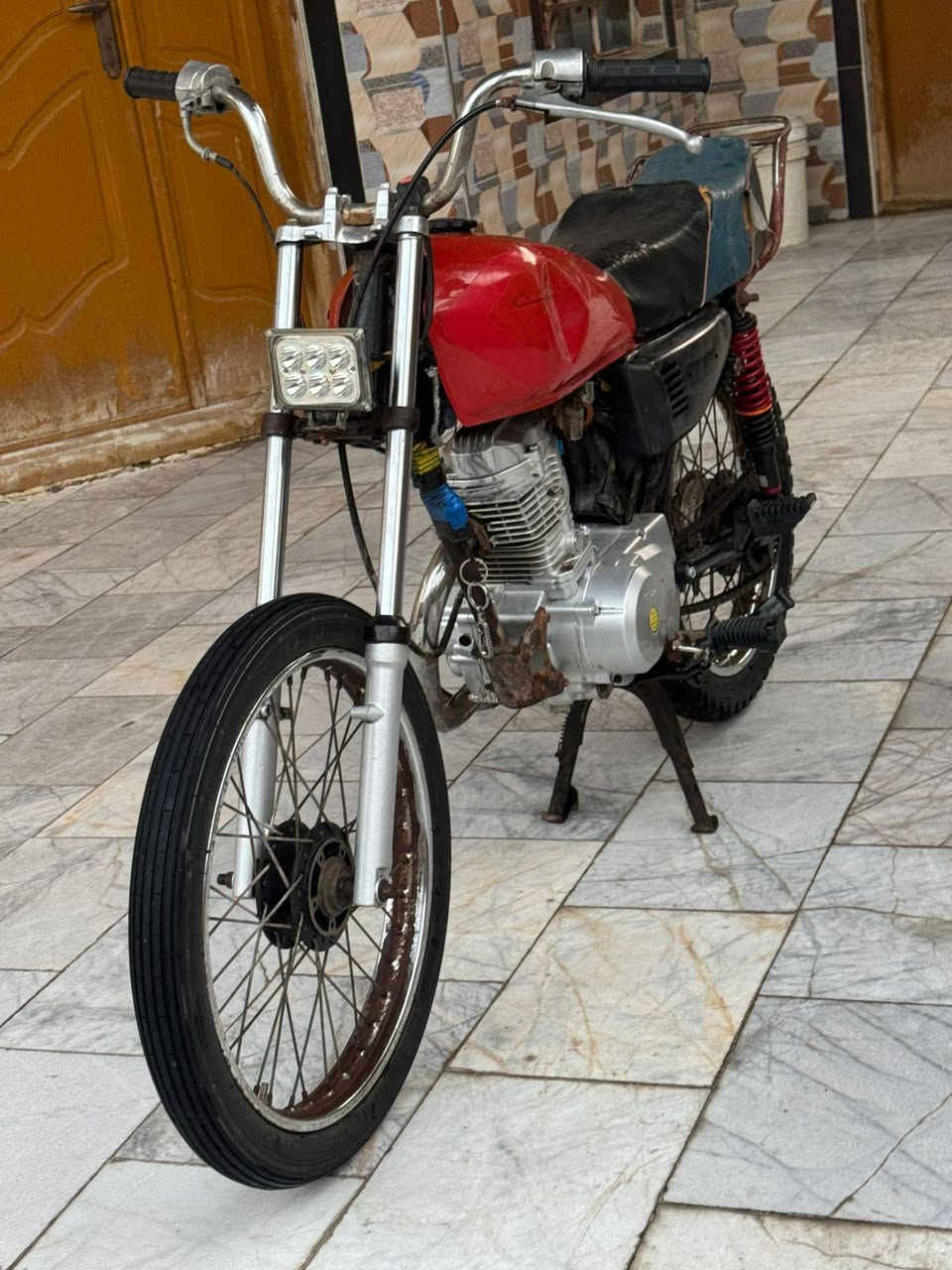 سلام عليكم دراجه نامه ادوات للبيع بس بيه نمره 3 بيه صوت قليل مكاني بصره هارثه سعر 250 وبيه مجال رقمي ***********
