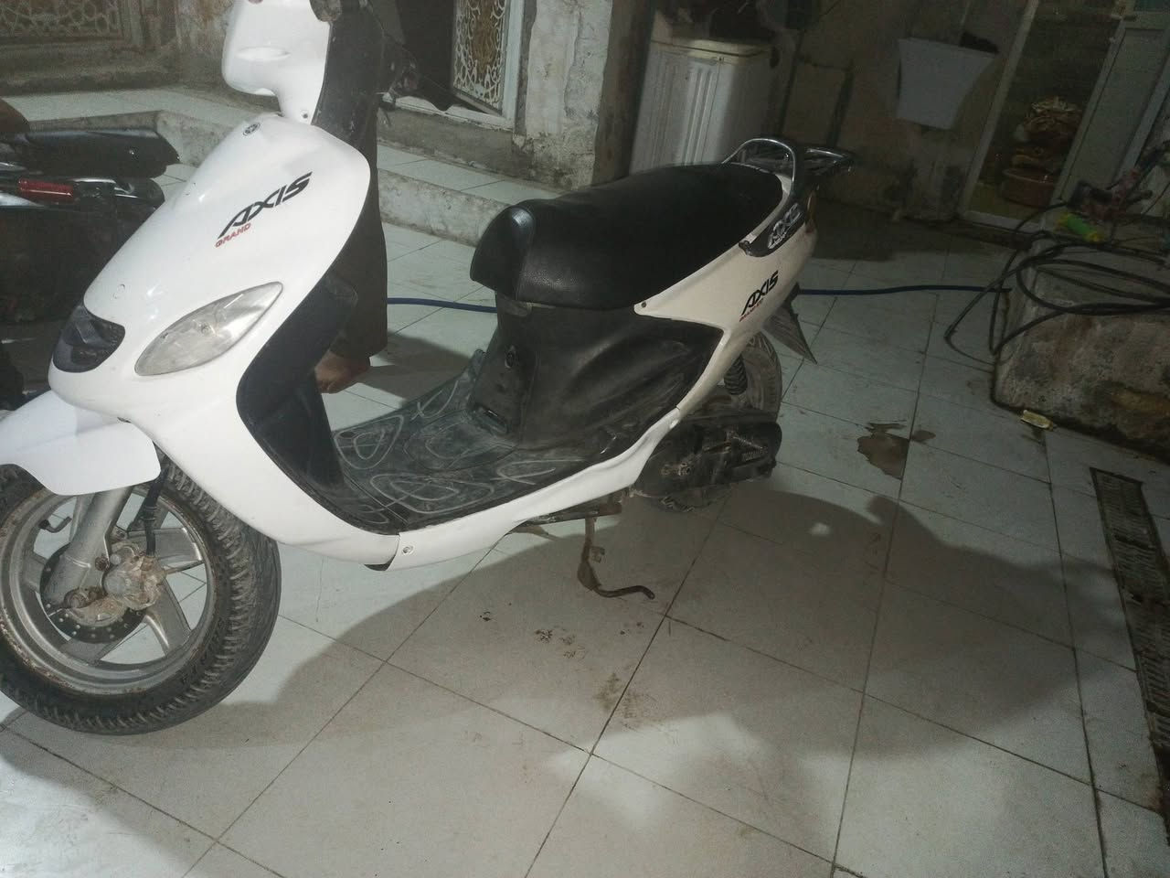 السلام عليكم 
دراجه اكزز 
سرعه 120مو 100 
مفتوحه فقط بوشه 
اشاير ولايت وبك لايت وهورن ودبلات كلشي شغال 
تاخذه ربع ماتذب عليها 
شرط شلعه ومعدل 
تواير جدد 
ما ناقصه اي شي شغل واطلع وين ماتريد
بيع او مراوس حسب القناعه
السعر 450وبيها مجال والشراي يتدلل
مكاني ناصريه مركز 

للتوصل خاص 
او علق واني اراسلك


**إذا كنت صاحب هذا الإعلان وتريد حذفه لأي سبب، رجاءا أرسل رسالة إلى الدعم الفني**