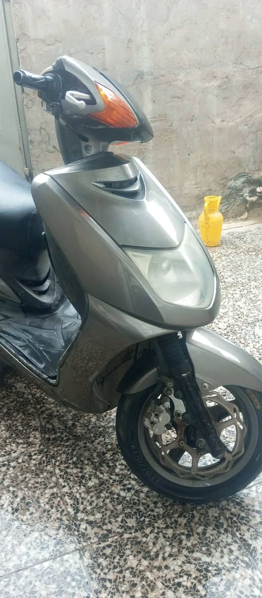 دراجه سكنس نثيه نكره سلف دراجه شلعه ومعدل تخبل
كهربائياتهه كامله بلاديه دراجه  دراجه خير من الله بس مجفته مره وحده فقط وبدلت الهه كله بلاديات مو تجاري سعرهه ٦٠٠ رقم ***********
