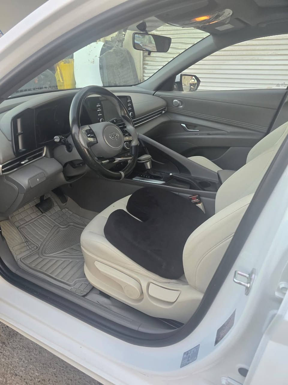 مكلف بالنشر
 الانتره مديل 2023 
كفاله ماعده بارد بسيط بالمدكر الخلفي صفحه اليمنه مايبيين 
محرك 1600
مال اقصاد البسمه السنوه بالحله حاظر للوكاله 
للاستفسار رقم راعي السياره 
*********** البصرة, العراق
