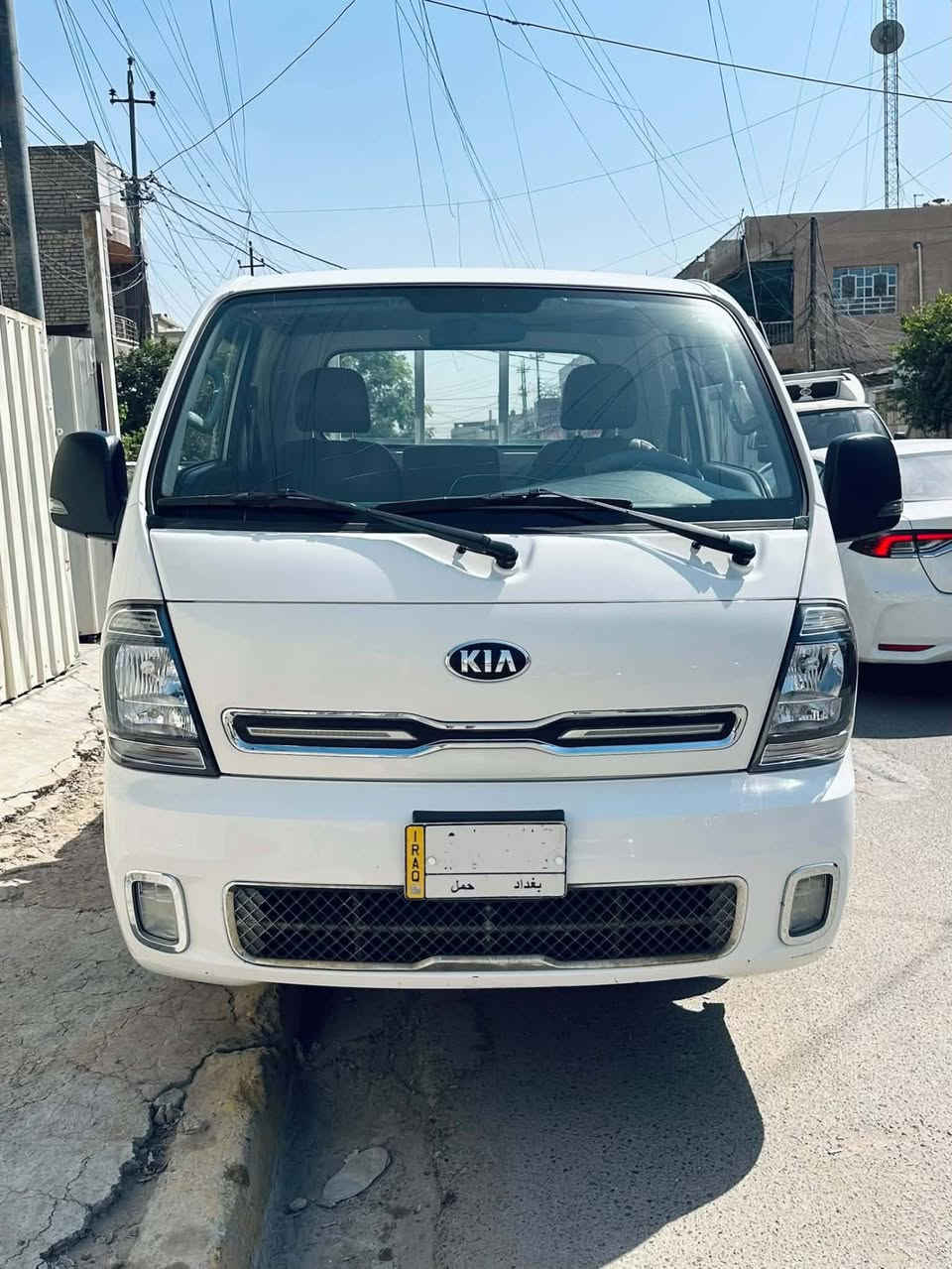 السلام عليكم 
للبيع كيا بنكو موديل 2022 رقم بغداد بأسمي محرك 2700 بدون صبغ 
محرك كير شاصي كلها بعدها على وضع الشركه 
ماشيه 75 السعر 145 مكاني بغداد 
للاستفسار الاتصال على 
*********** 
***********
