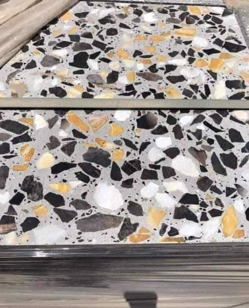 🔹عروضنا الجديده والـمميزة ✨مع معمل #كاشي 40x40الكماليه  
وكيلنا الحصري في📍بغداد لا يوجد لنا فرع اخـر
فقط اختر الكود المناسب لك
📌 *الأسعار:*  
- #كاشي #موزايك عراقي:* 8,000 للمتر – واصل  
- #كاشي #مطعم بمرمر:* 12,500 للمتر – واصل (درجة أولى، معمل وتماتيك)  
- #شتايكر ملون:* 8,000 للمتر  
- #شتايكر سطح:قياس ٨٠* ٨٠سعر مناسب
- #بلوك بناء درجه اولى التفريغ والكلب * – متوفر  
- #بايات درج مرمر جاهزه،# سندانات ' #مسطبات جلوس ' #رصيف شوارع ، *  
- #مقرنص:* أنواع وألوان متعددة  
- #مواد حدائق:#حجر لاين، #سندانات، وغيرها  

🚚 *توصيل متوفر بغداد لكافة المحافظات*  
📞 للاستفسار: ***********(واتساب متوفر)

*يا الله يا الله – رزقنا ورزقكم*
