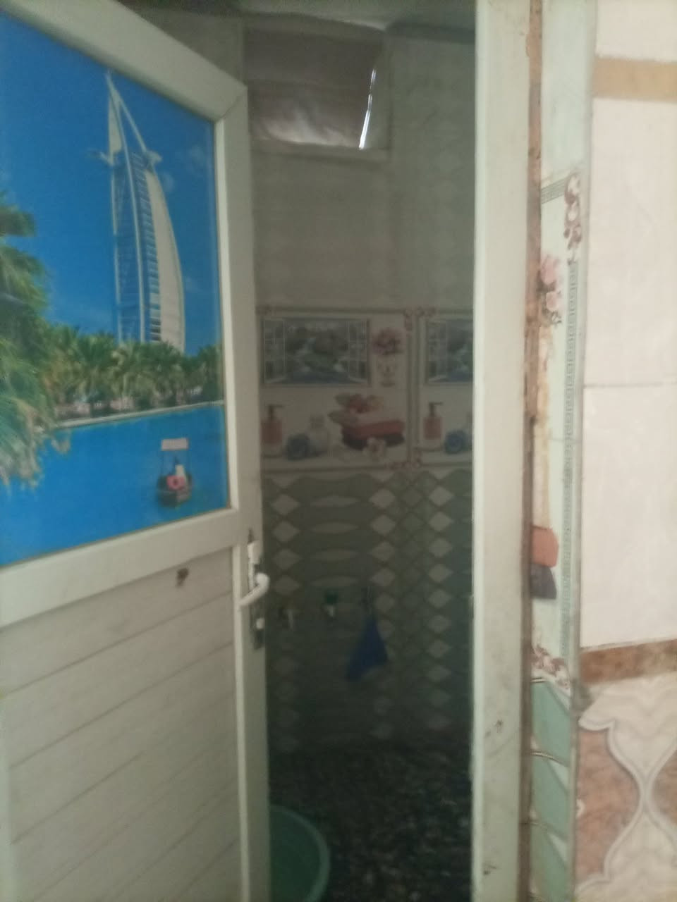 ...بيت.ضباط.الثانيه..95.متر..
.... طابقين..سكف..طابق الثاني.سندويج.
..   السعر..60..رقم الهاتف ***********
