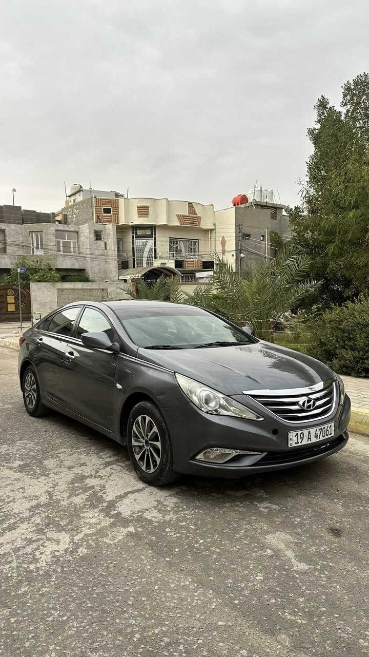 سلام عليكم
سوناته 2013
رقم كربلاء دولي ابسمي 
محرك 2000دوش 
محرك تبريد تدفئه حداديه كفاله 
عليها ادامه كامله 
مواصفات مري شفط ترحيب تحكم استيرن شاشه كامره وضعيتين قياده كشنات جلد قطعتين تبريد 
السياره بيه قطعه وحده صبع  و٣ قطع اكلير 
السعر ٩٨اوبيها مجال 
مكان كربلاء سيف سعد 
***********
