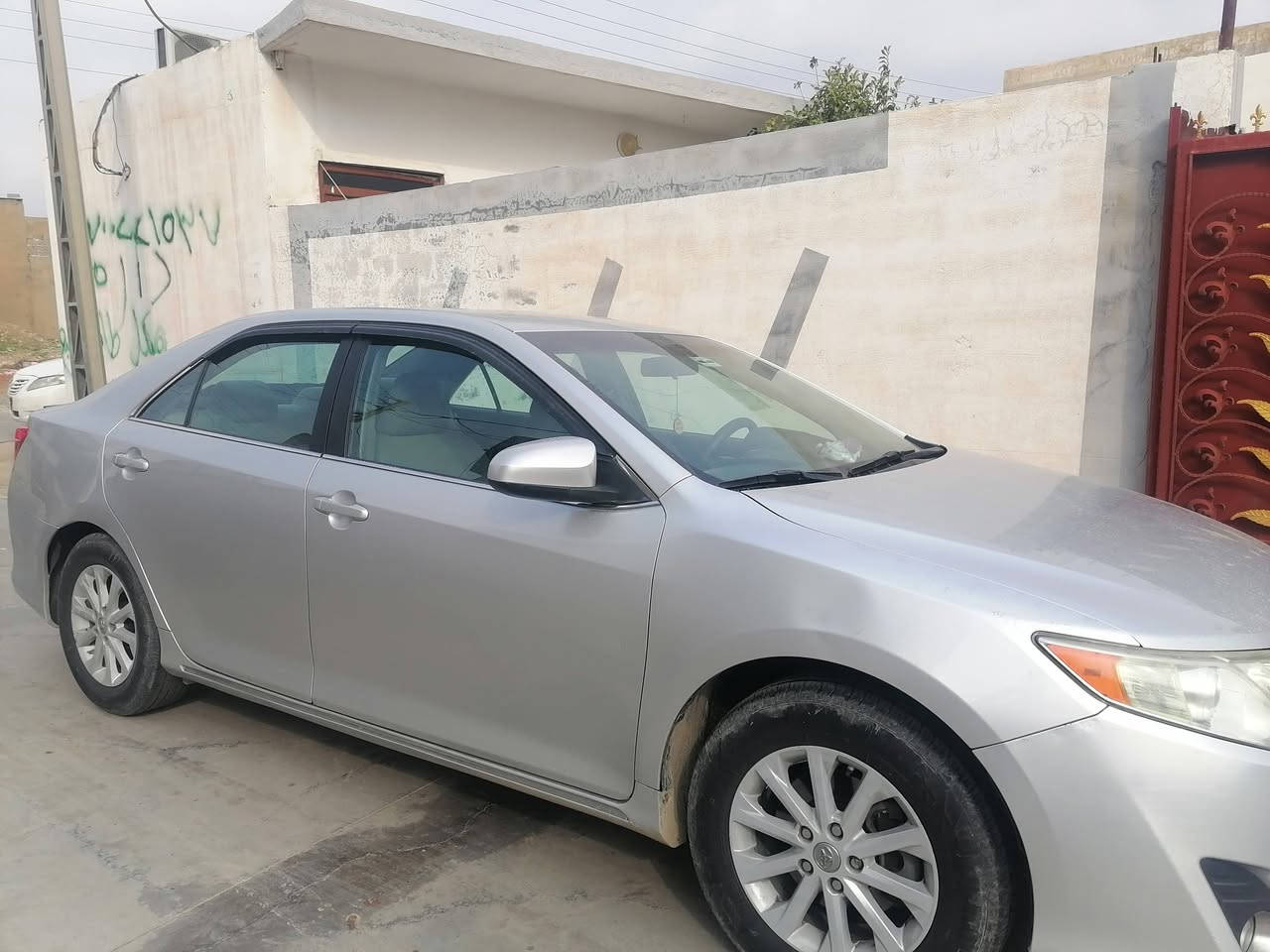 السلام عليكم كامري 2012 للبيع بيها قطعتين فقط تبريد ثلج تدفئه نار  للبيع 135 مجال بسيط جدا رقم سليمانيه رقم الهاتف  ***********
