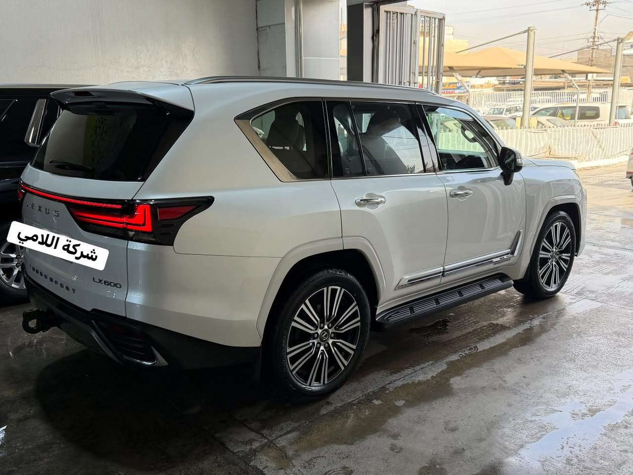 السلام عليكم 
لكزس 2024 بلاتنيوم 
فول مواصفات 
داتشوب
بوب شفط 
ويل كبير 
صندوق جلاق 
جكات 
مكفولة كفالة عامة من الصبغ والبارد
سعرها:120 الف دولار وبيها مجال بسيط
للاستفسار اكثر:***********
مكانها معارض النهضة شركة اللامي
