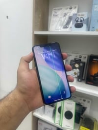 آيفون ١١ برو ماكس • ٢٥٦ • بطارية ٨٧