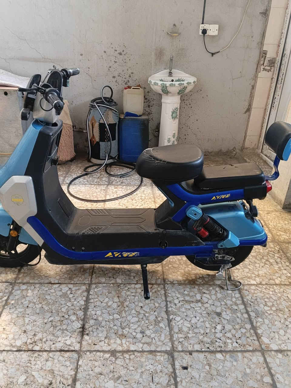 سلام عليكم دراجه شحن للبيع فول مواصفات السعر 400وبيه مجال الطيبين للستفسار ***********
