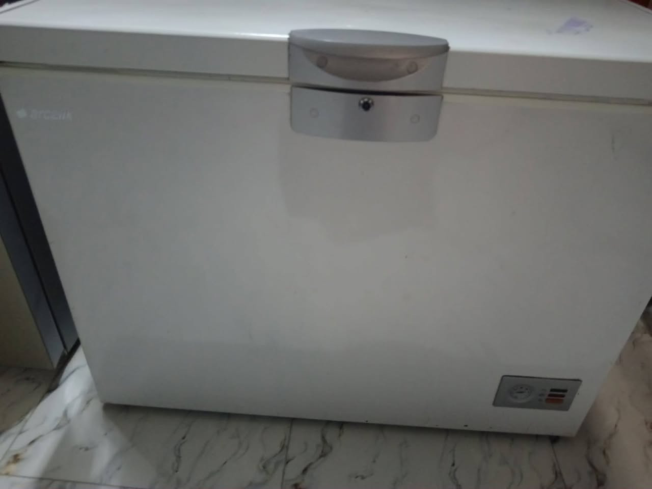 مجمده وثلاجة للبيع نضافه فول الثلاجة ***********
