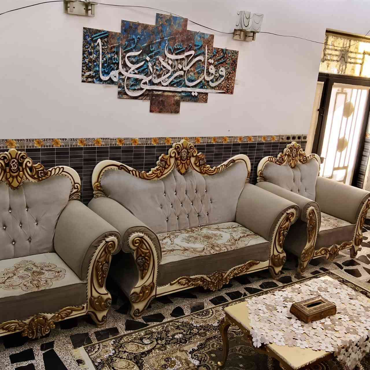 تخم ملكي للبيع
تخم قنفات ملكي للبيع 10 مقاعد في حالة جيدة السعر 650 وبيه مجال
 كربلاء حي الزهور
 للاستفسار ***********
