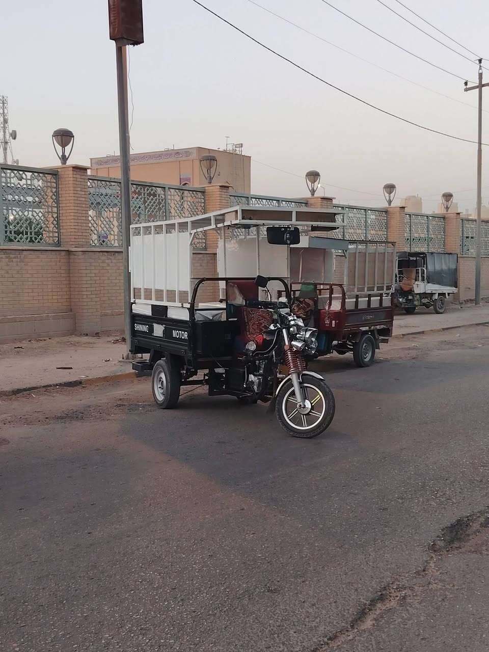 ستوته جمره موديل 23 اوراق وكيلها الصقر الذهبي مكان النجف شارع حنون مكينه 150 للتواصل هذا رقمي *********** ملاحظه ابيعها بدون محجر ومصطبات وبابها موجود
