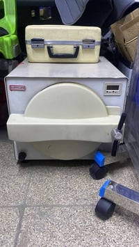 يوجد اجهزه طبيه ومختبريه واجهزه العلاج الطبيعي وتجميلي وادوات جراحيه ب...