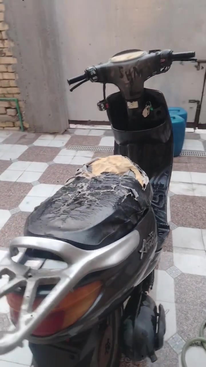 سلام عليكم دراجه مامفتوحه شعله معدل نوع دراجه الكزز سرعه 100 كفرات كامله سعر 500 بيها مجال دراجه مابيها نقص اشاير كامله كهرباإيات شغالها رقم هاتف ***********
