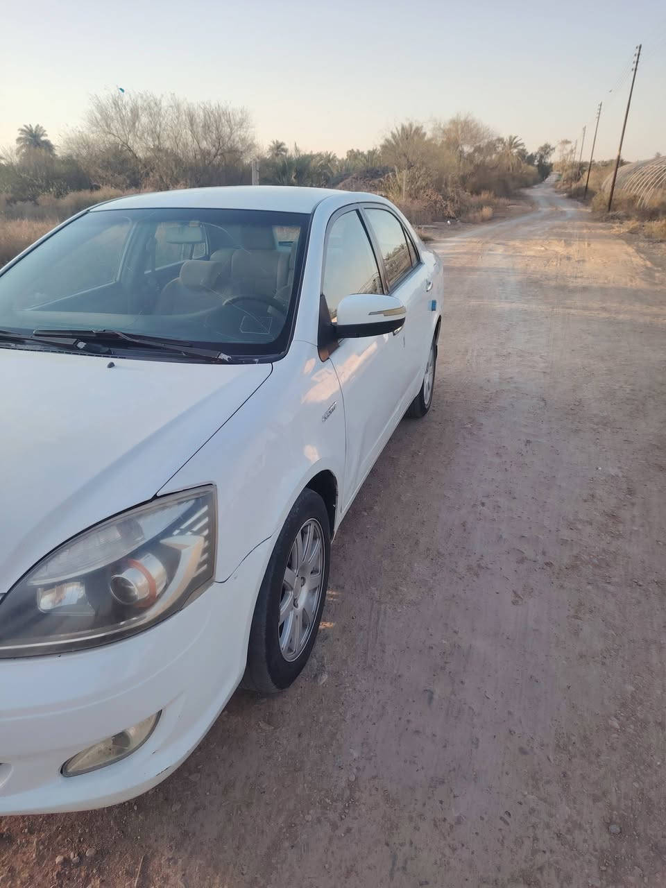 سلام عليكم سياره للبيع موبل 2013 سنويه صاقطه 2018 كفاله من التبديل كير ومكينه كفاله حداديه تخم تاير سعر42 وبيه مجال 
***********
