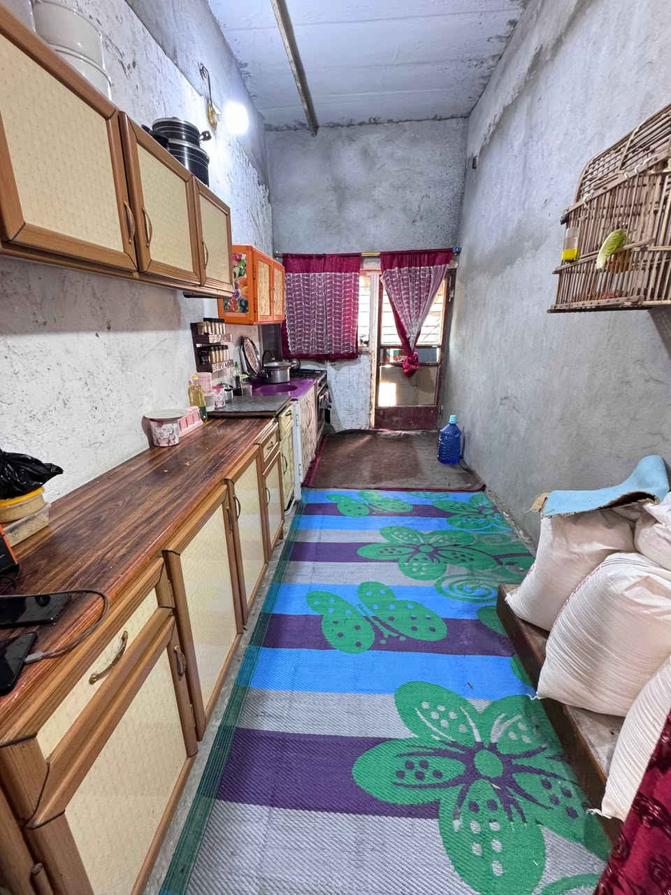 السلام عليكم من رخصة الادمن المحترم
بيت للبيع تجاوز في أعلام السيدية مجمع 6 قرب مدينه اللعاب الكرخ مجاور مدرسة نهاوند 

المساحة 120متر البيت حالياً ساكنين بي يتكون البيت من

استقبال+مطبخ+صالة كبيرة+غرفة نوم كبيرة+صحيات داخلية وخارجية+ترك+گراج

للاستفسار الاتصال على الرقم التالي *********** أبو حيدر
